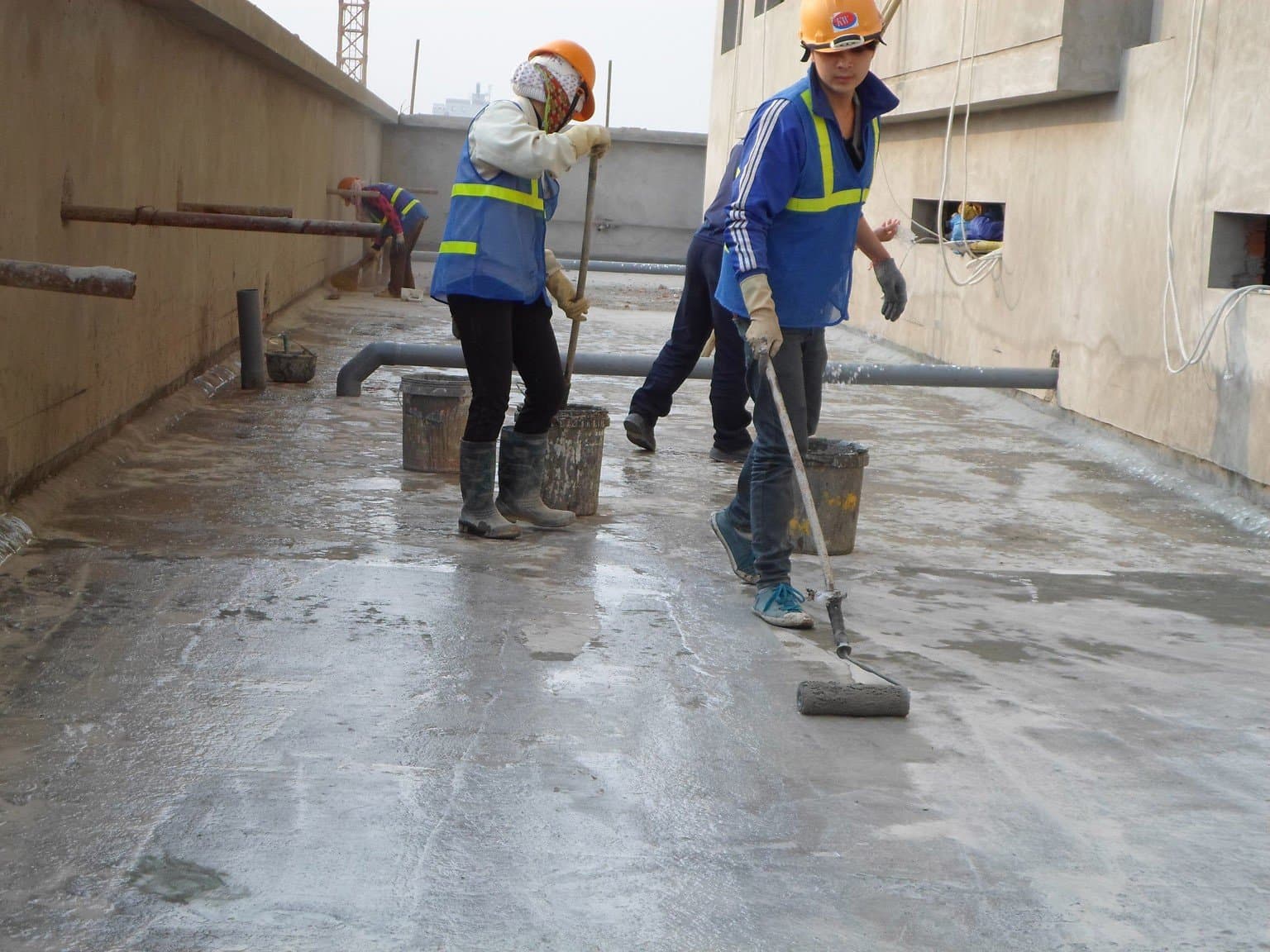 Kinh nghiệm chọn đội chống thấm nhà cũ dứt điểm 1 lần